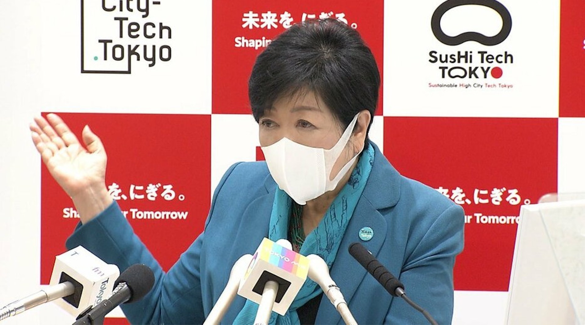 東京都知事小池百合子日前於例行記者會上談及梅毒問題。（FNN 截圖）