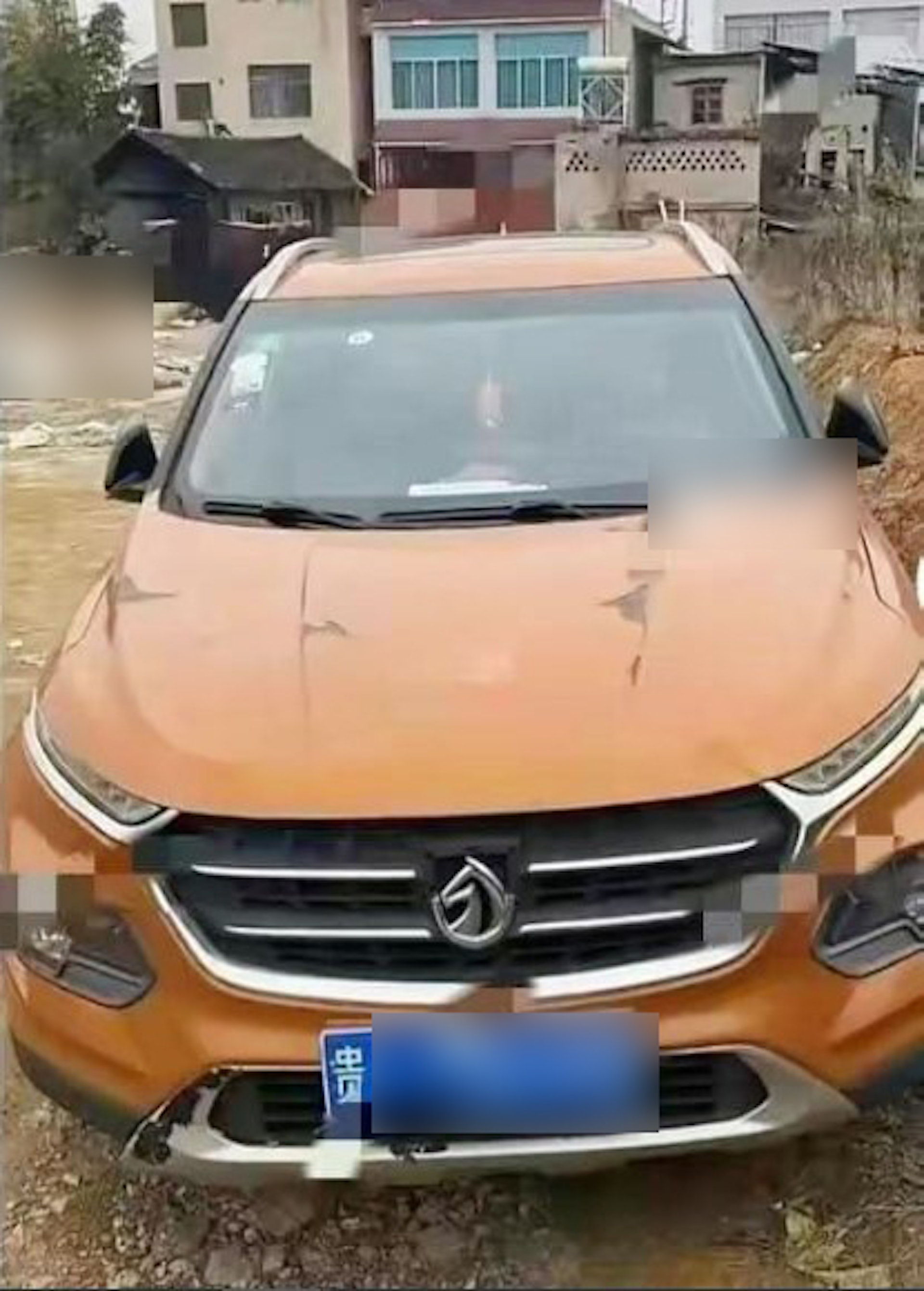警方於彭陽居住的小鎮的高速路口找到他的汽車。（網上圖片）
