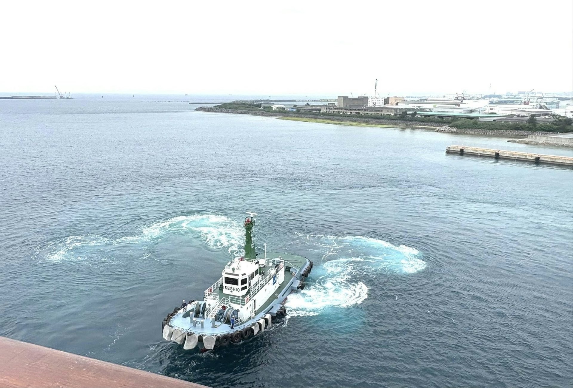 兩名港人乘坐「鼓浪嶼號」郵輪遊日本沖繩那霸時,到了船啟航時間仍不見蹤影,最後未有登船,需自行購買機票回港。(旅遊達人蔡朗清提供) 兩名港人乘坐「鼓浪嶼號」郵輪遊日本沖繩那霸時,到了船啟航時間仍不見蹤影,最後未有登船,需自行購買機票回港。(旅遊達人蔡朗清提供)
